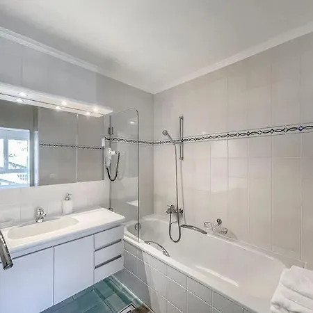 Forum Luxury View Montreux